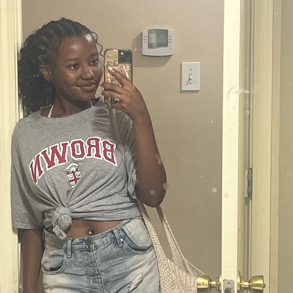 Meet your Posher, Pamela - Picture 1 of 1